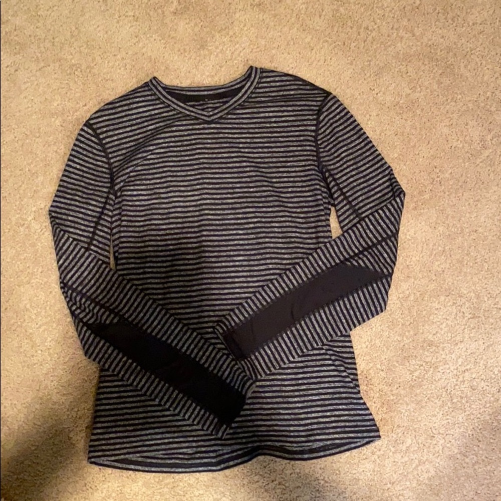 Men’s long sleeve lululemon t-shirt